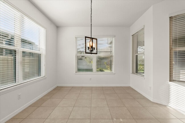 Building Photo - 3925 Green Sabal Dr