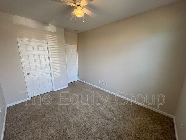 Building Photo - 4911 W Elkhorn Ave