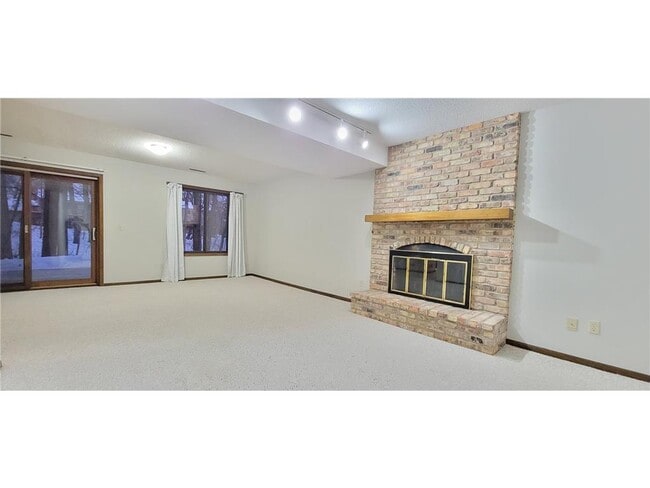 Building Photo - 1810 Comstock Ln N