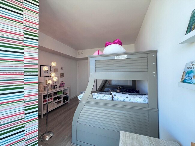 Building Photo - 501 NE 31st St