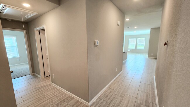 Building Photo - 16429 Severn Ln