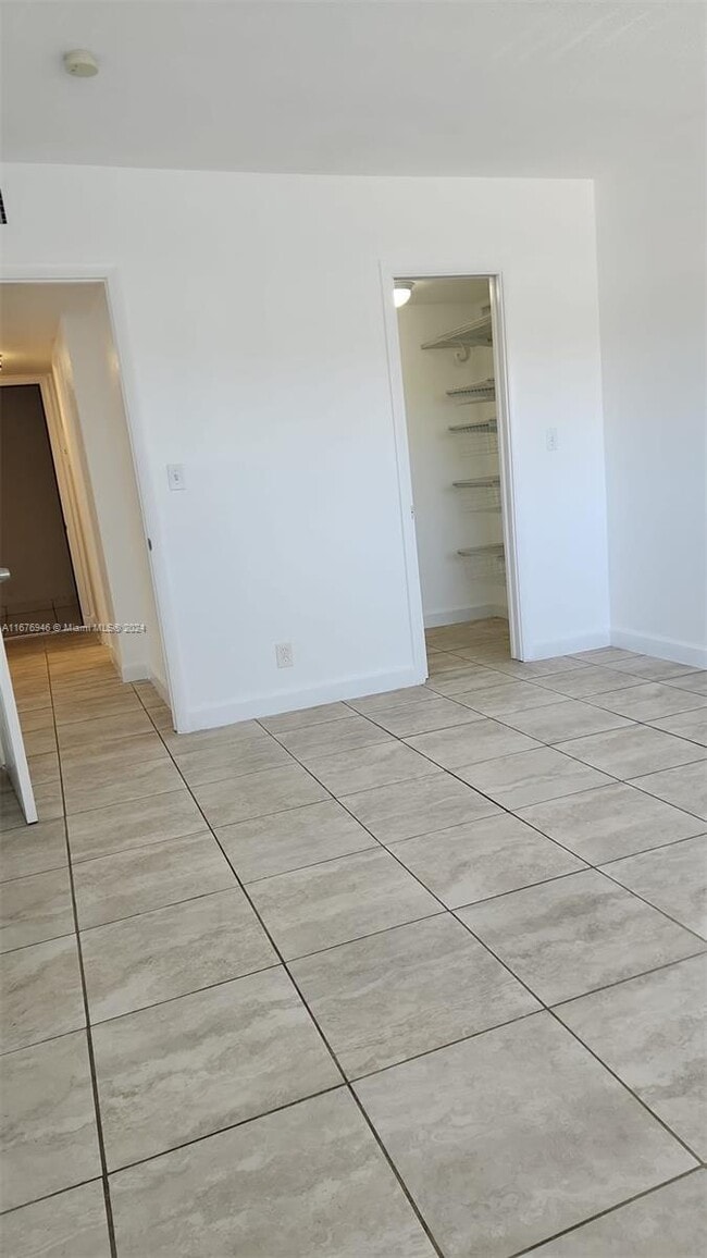 Building Photo - 1 bedroom in North Miami FL 33162