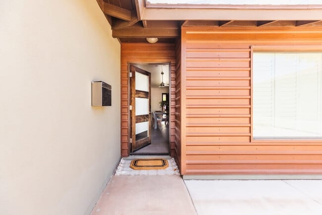 Building Photo - 3344 N 62nd St