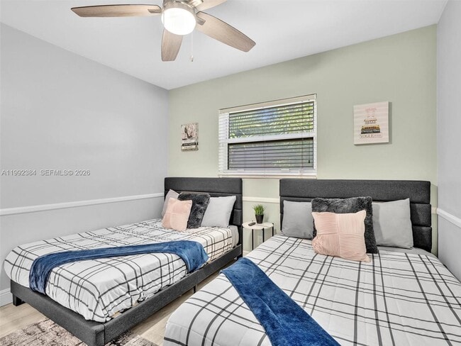 Building Photo - 413 Tamarind Dr