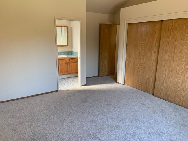 Building Photo - Beautiful Single Story Lathrop Home