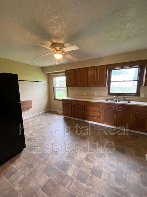Building Photo - 908 Southard Pl