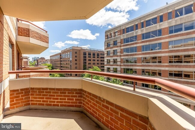 Building Photo - 2301 N Street NW Unit 606