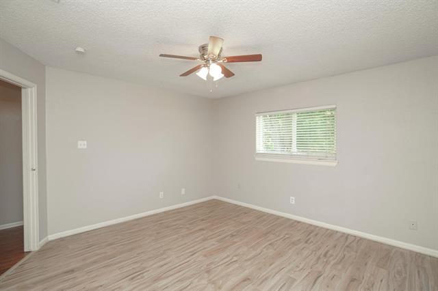 Building Photo - 302 Rosemary Ln