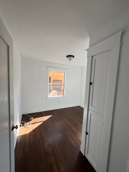 Bedroom - 1620 North Avenue 45