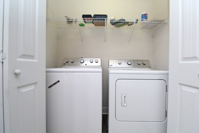 Building Photo - Updated 3-Bedroom, 2-Bath Home with Modern...