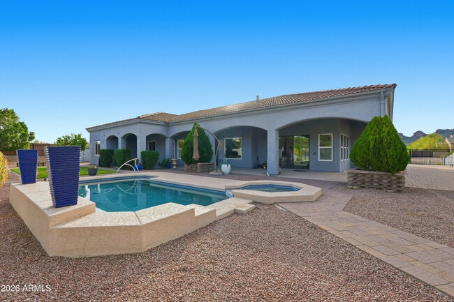 Building Photo - 5399 S Via de Rico