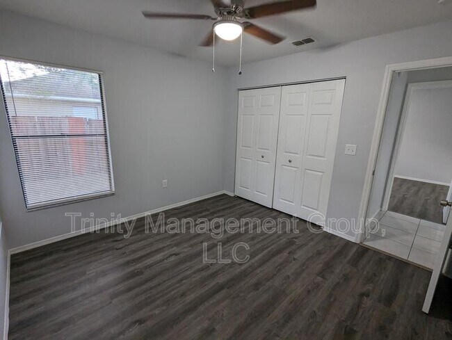 Building Photo - 10348 Belltower St