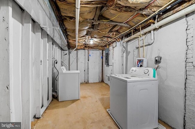 Building Photo - 1605 Clifton Ave