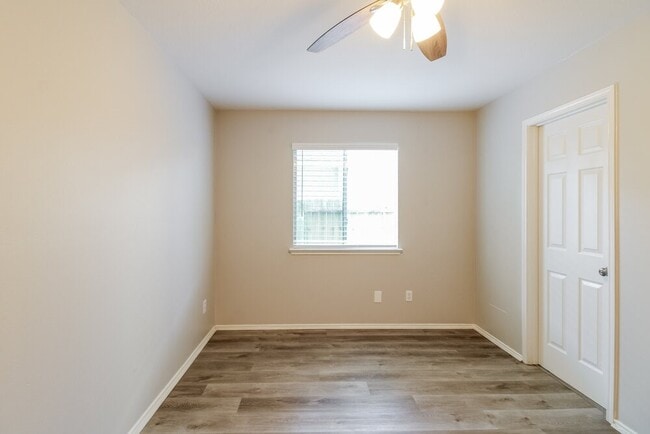 Building Photo - 11802 Alex Ln