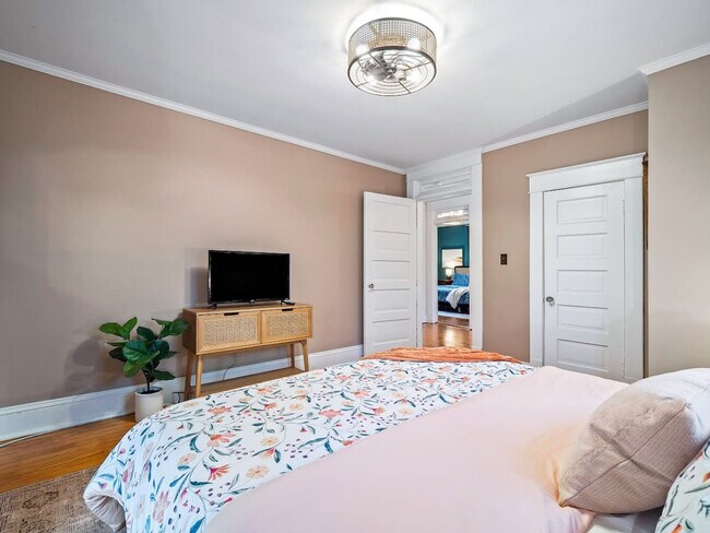 Building Photo - 2ND East Drive-SI ID1496103P