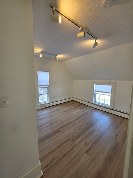 Building Photo - 21 Cleaves St