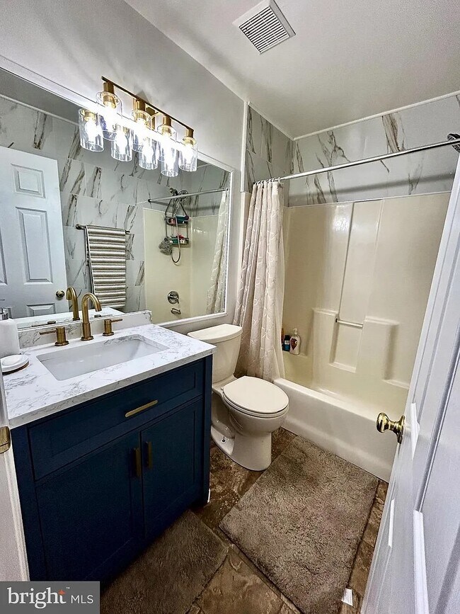 Building Photo - 358 Stonehedge Ln