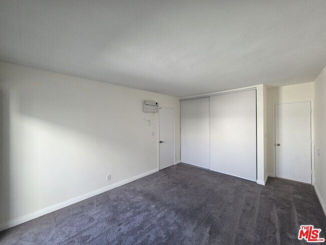 Building Photo - 517 N Francisca Ave