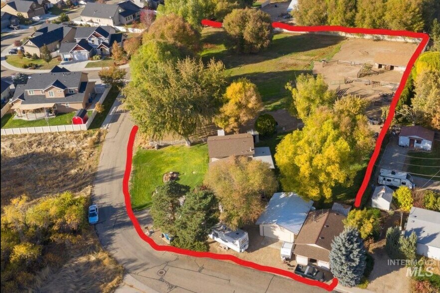 Property line - 2370 S Three Mile Creek Way