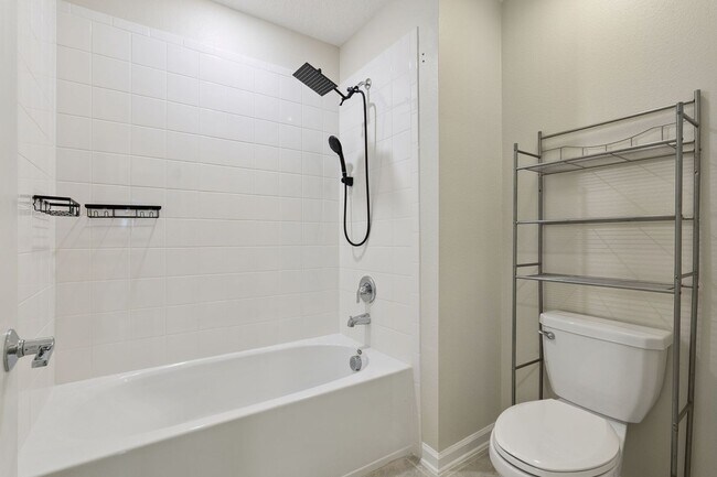 Building Photo - Spacious and Modern 5 Bedroom Home in Gated Arden Park North