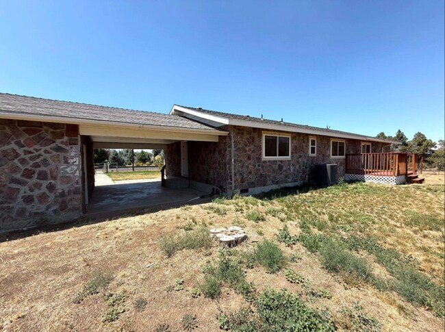Building Photo - 3890 NW 25th St