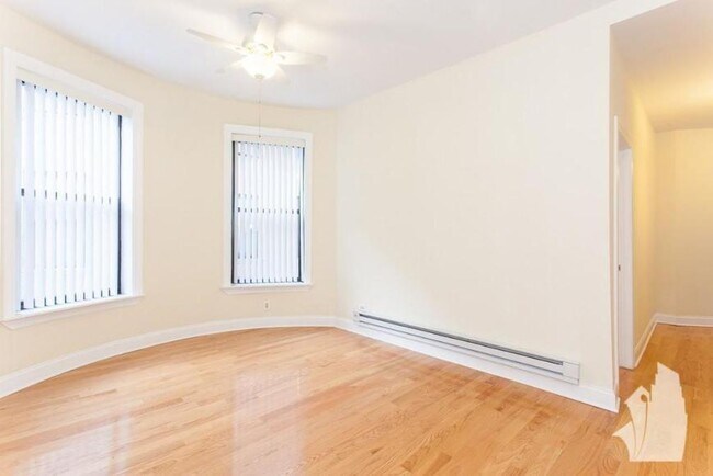 Primary Photo - 2 bedroom in Chicago IL 60610