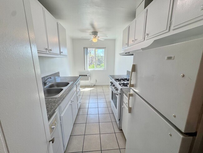 Interior Photo - Windsor Apartments