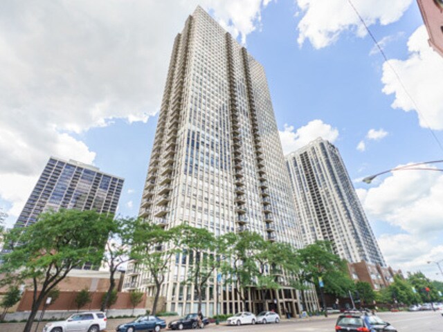 Primary Photo - 1660 N La Salle Dr