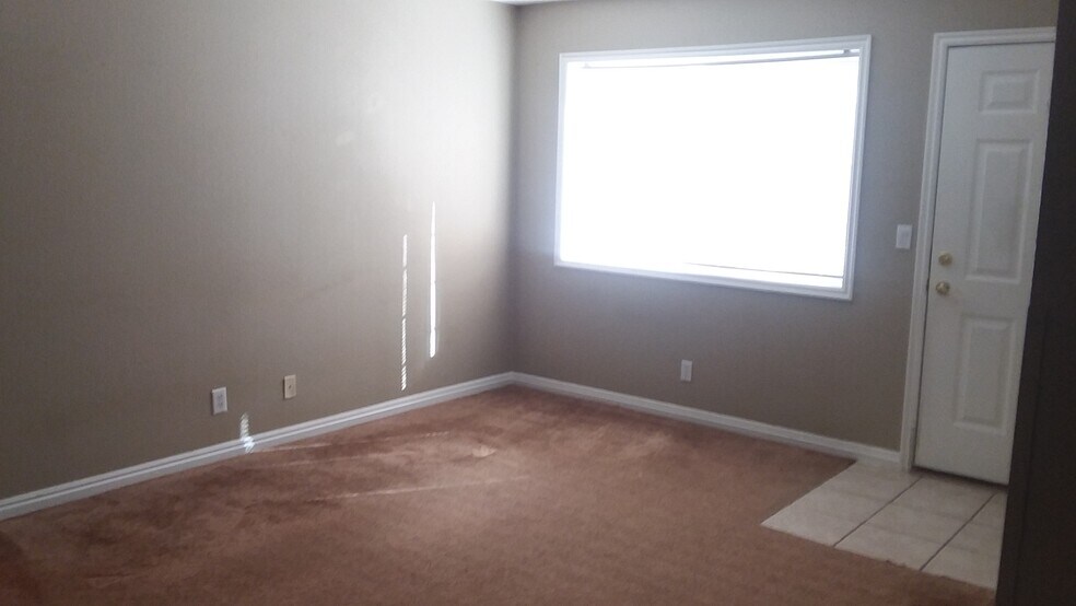 living - 375 W Pine St