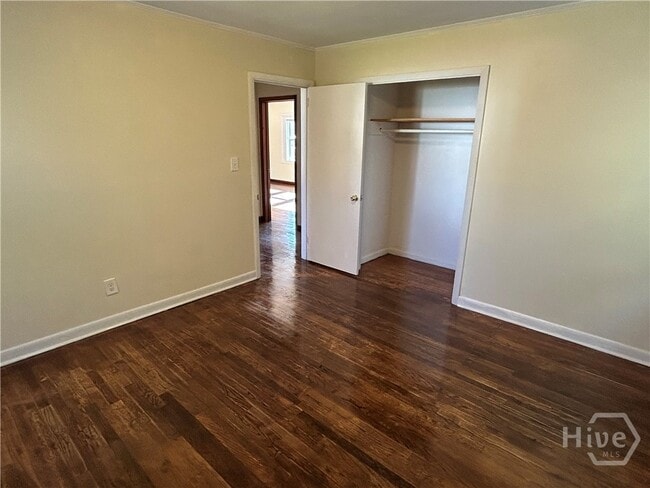 Building Photo - 190 Northcrest Dr