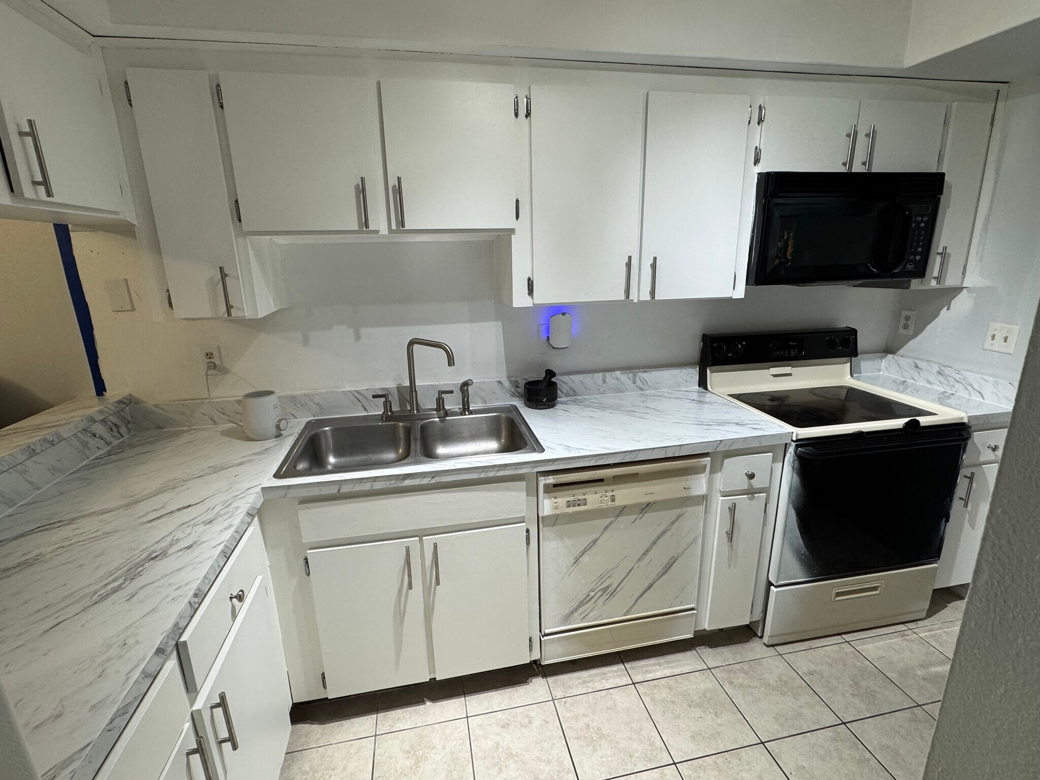 Building Photo - 2925 Lichen Ln