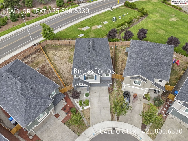 Building Photo - Your Dream Home Awaits in Puyallup – Bonus Offer Included!