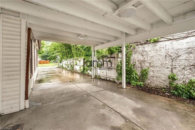 Building Photo - 6020 Wakefield Ave