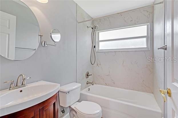 Building Photo - 7819 Turkey Oak Ln