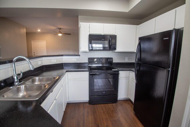 Building Photo - 2320 Gracy Farms Ln