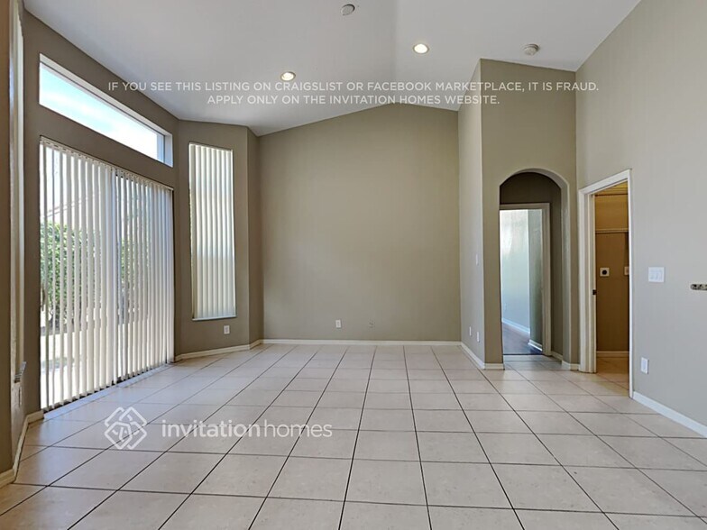 Building Photo - 5842 NW 119th Dr