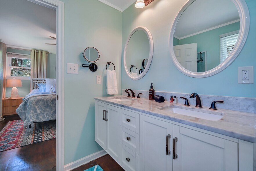 master bathroom - 1704 Camellia Rd