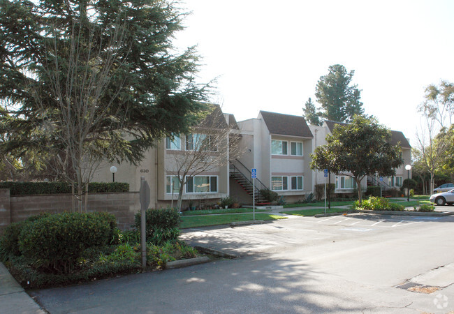 Building Photo - Palo Alto Gardens