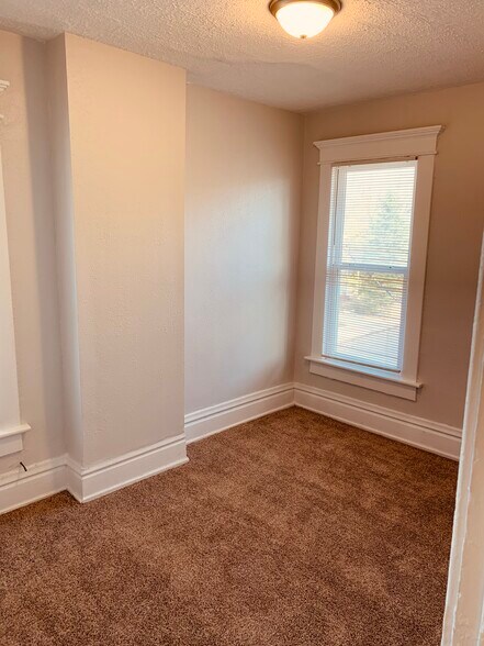 Building Photo - 264 Miller Ave