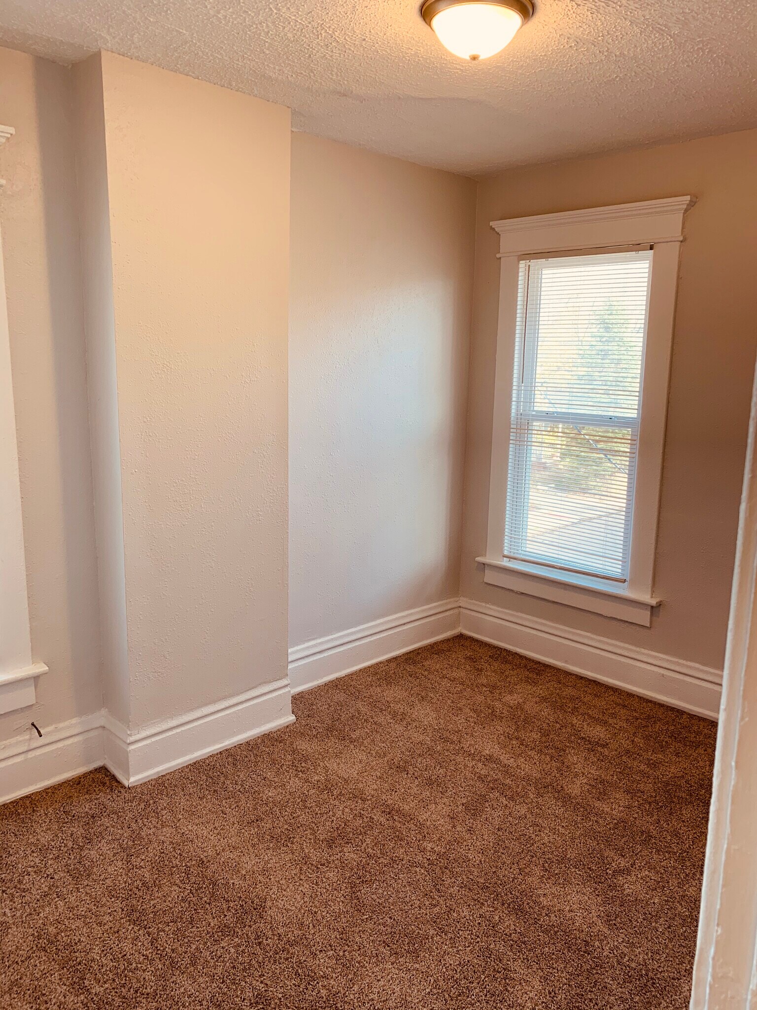 Building Photo - 264 Miller Ave