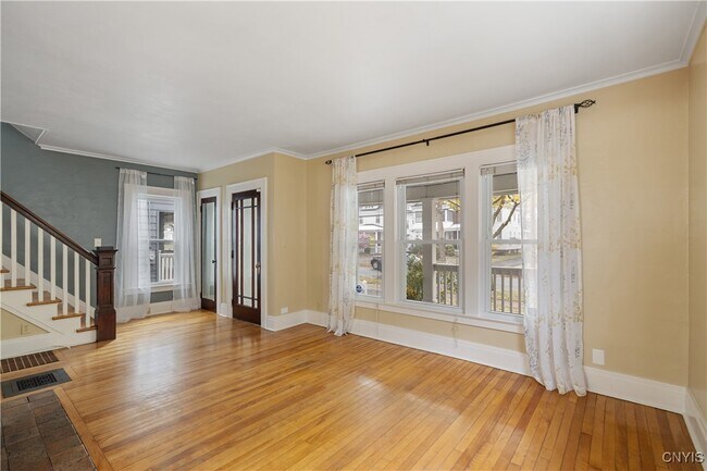 Building Photo - 144 Durston Ave