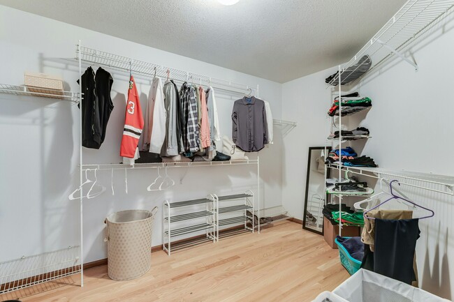 Building Photo - 509 Green Coulee Rd