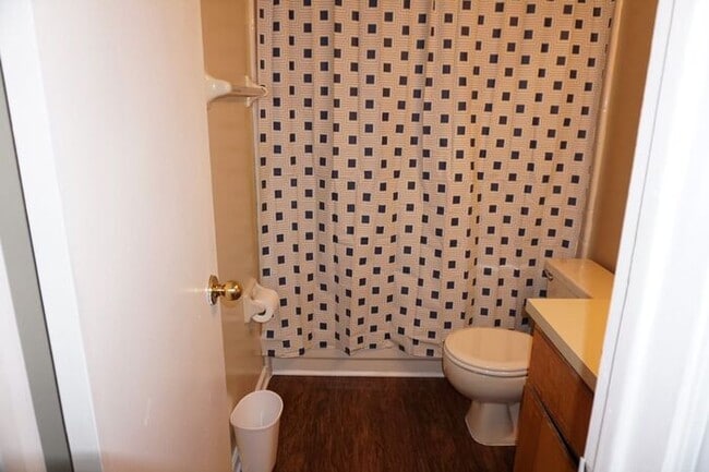 Building Photo - 2 Bedroom 2.5 Bath Townhome located in Arl...