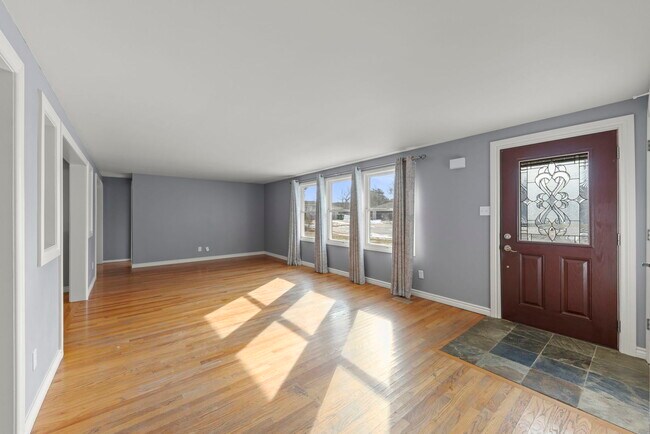 Building Photo - 548 Jo Ann Ct