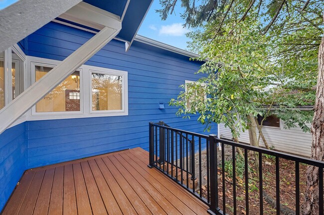 Building Photo - Brand New Home in Prime West Seattle Location - $3,900