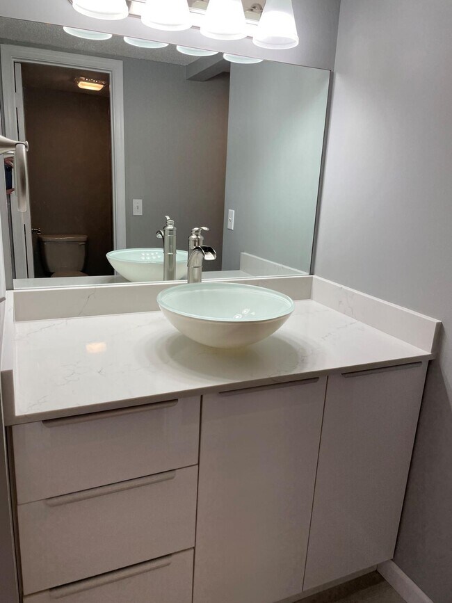 Building Photo - 2800 Palmwood Terrace