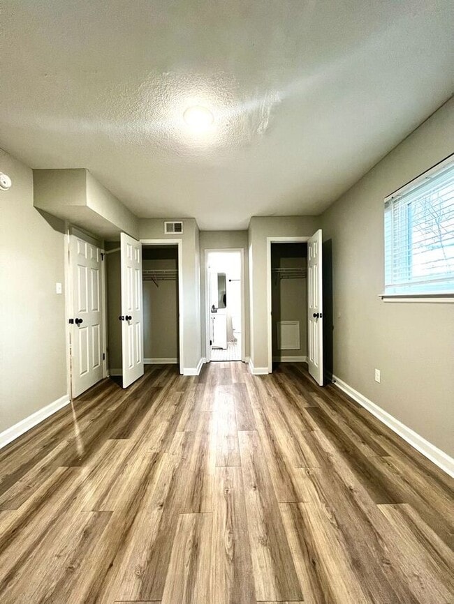 Building Photo - Newly Renovated 1bd/1ba Near University of Memphis!