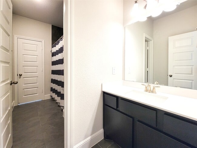 Building Photo - 13806 Friarstone Pointe Dr