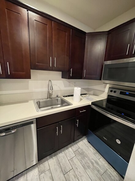 Kitchen - 1440 Veteran Ave
