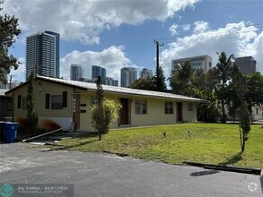 Building Photo - 634 SW 4th Ave